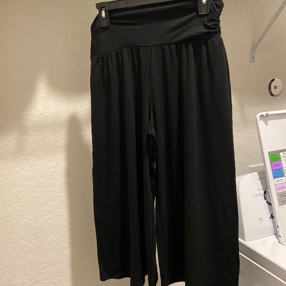 SOLD: Joe B black capri pants or slacks